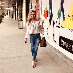 Meet your Posher, Delaney